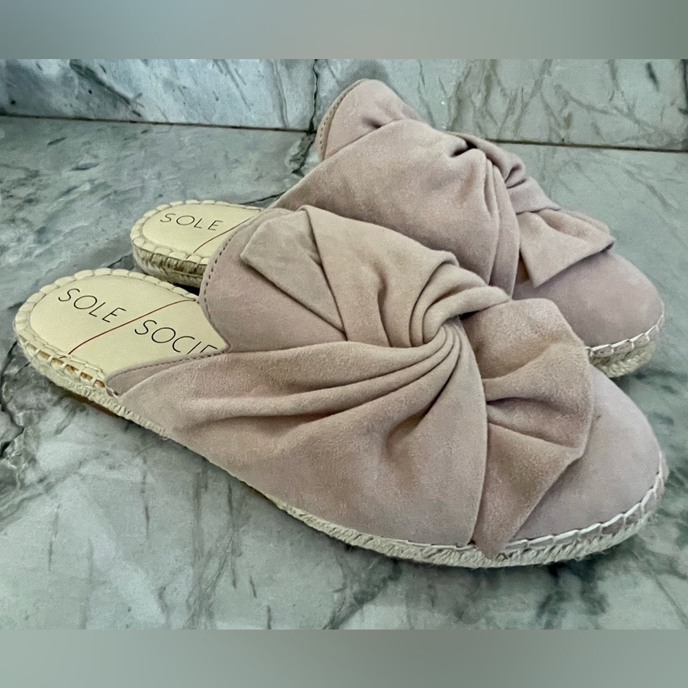 SOLE SOCIETY SO SAMMIE Pink Suede Slip on Shoe Sandal Slipper Brand New! Size-9